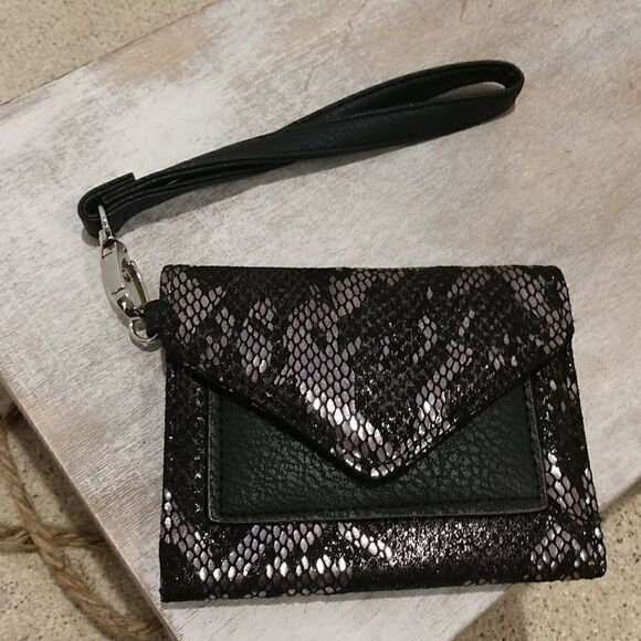 New Small Wristlet Card Wallet - Picture 1 of 3